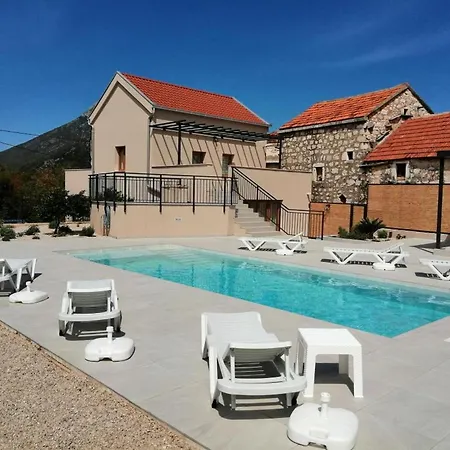 House Mande I Kate Vrgorac